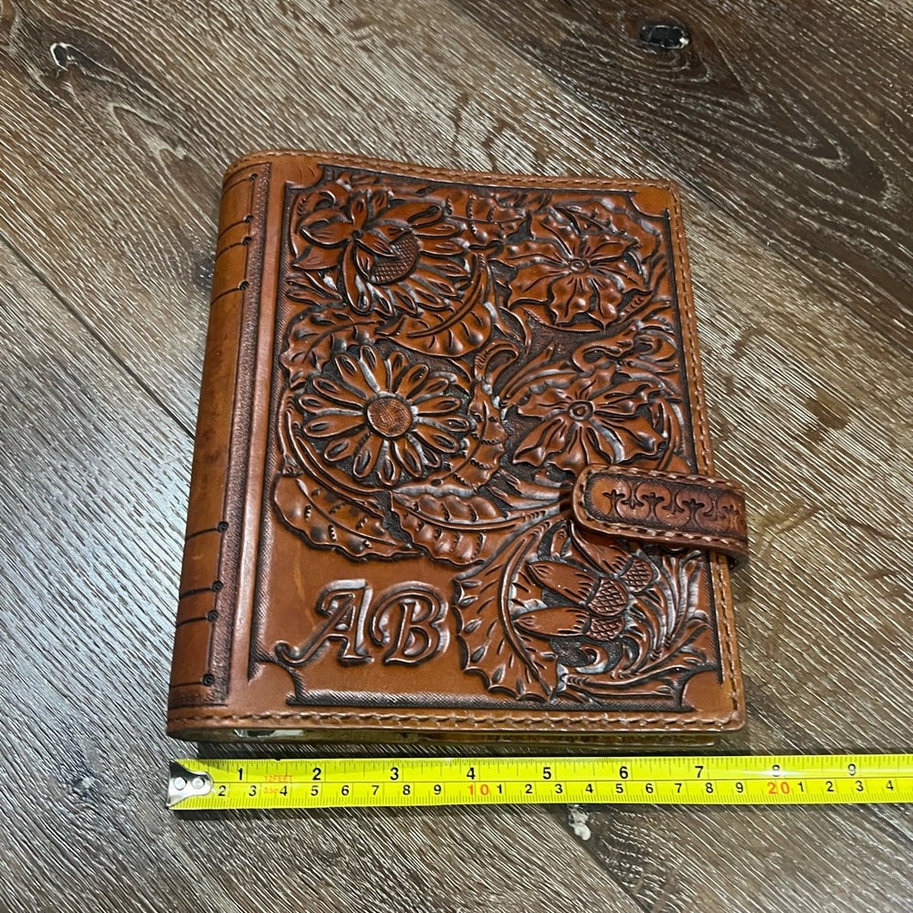 Tivergy Floral Embossed Leather Journal - Picture 5 of 11